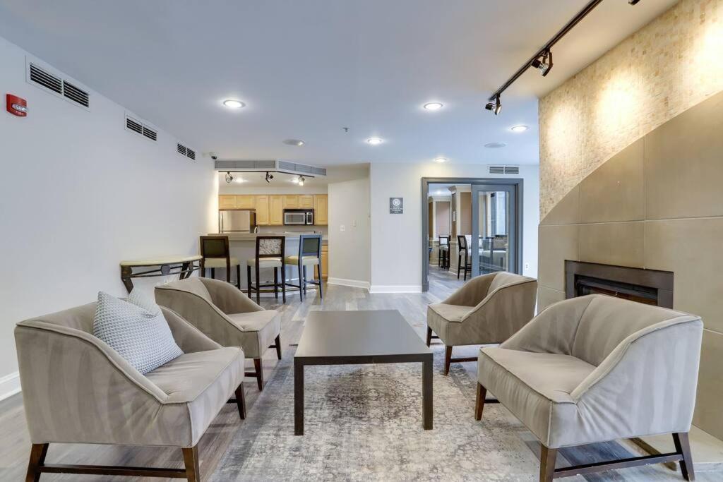 Gorgeous 1 Bedroom At Ballston Place With Gym Apartment Arlington